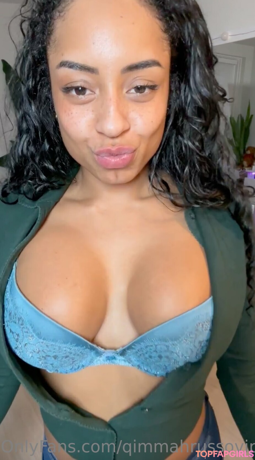 Foto di nudo di fuga di OnlyFans di Qimmah Russo #980