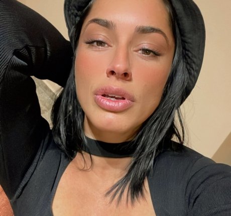 Foto di nudo di fuga di OnlyFans di Giulia Daqna