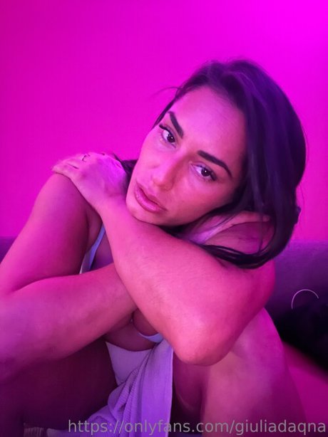 Foto di nudo di fuga di OnlyFans di Giulia Daqna