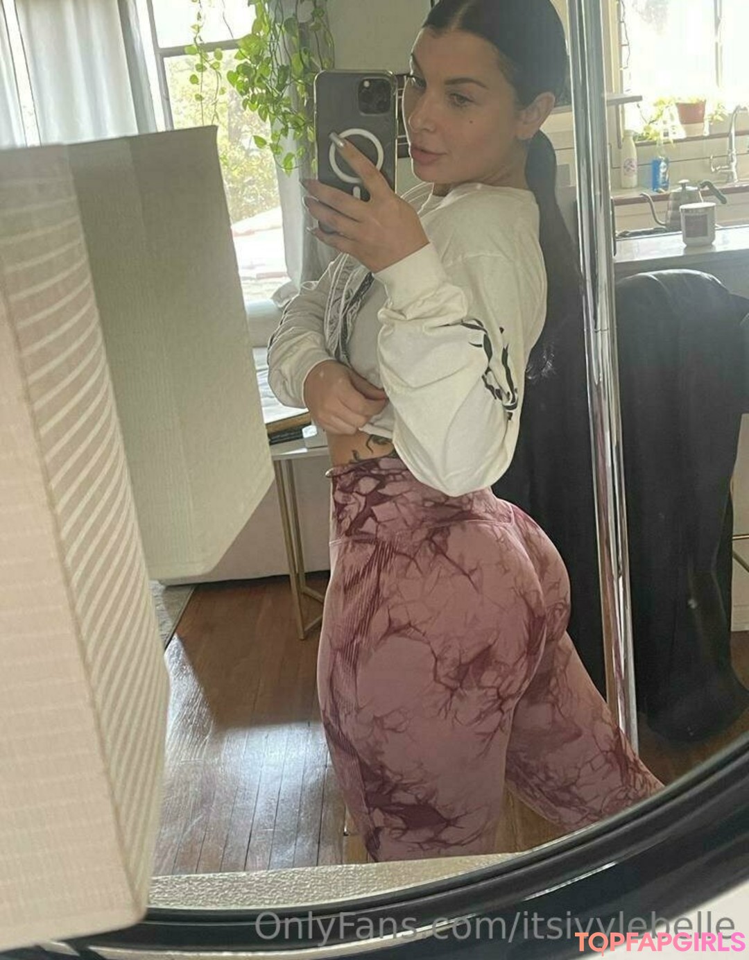 Foto di nudo di fuga di OnlyFans di Ivy Lebelle #464