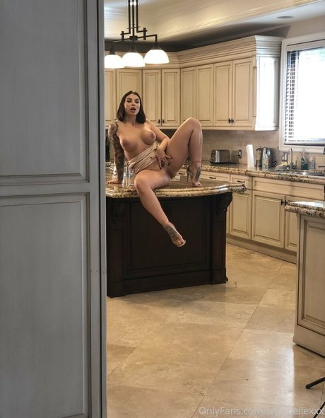 Ivy Lebelle