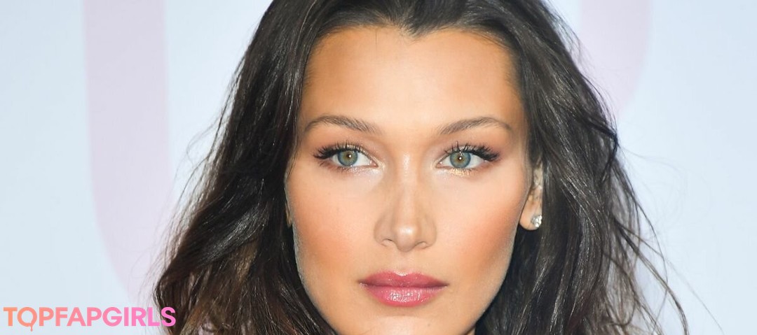 Foto di nudo di fuga di OnlyFans di Bella Rolland #814