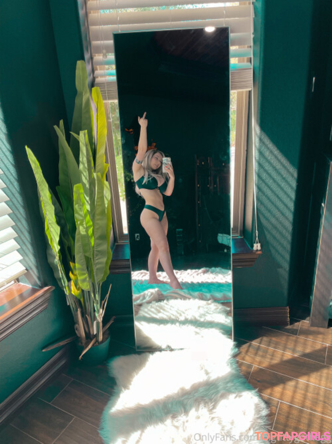 Foto di nudo di fuga di OnlyFans di Big Titty Goth Egg #431