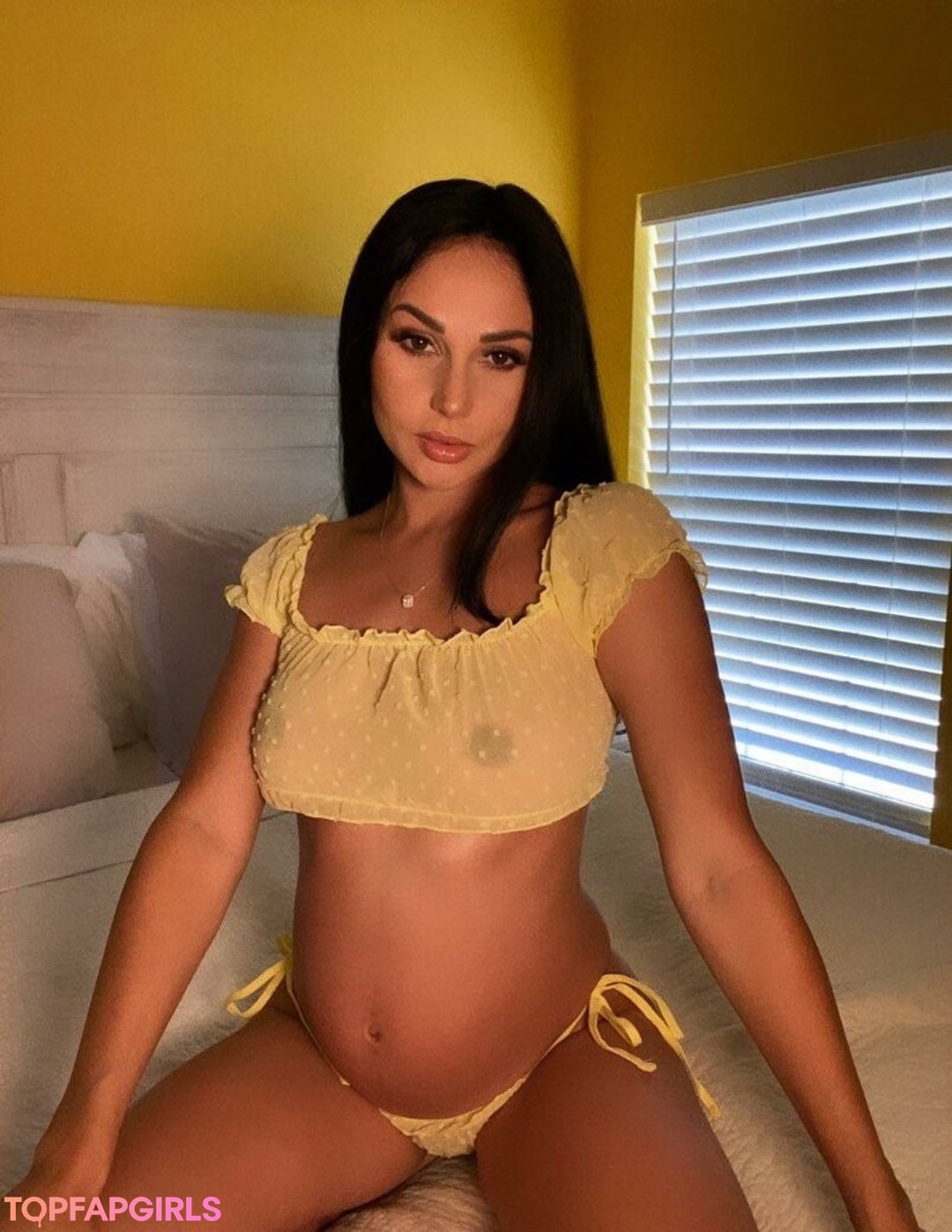 Foto di nudo di fuga di OnlyFans di Ariana Marie #486