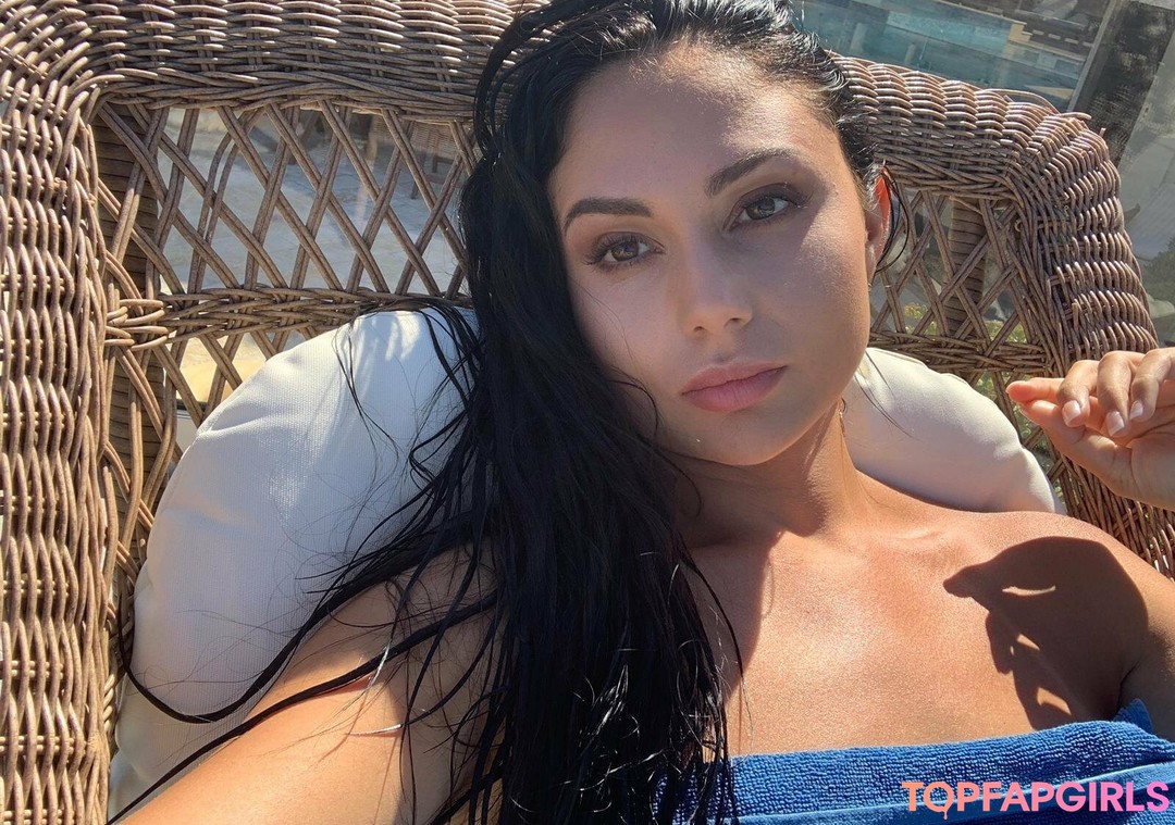 Foto di nudo di fuga di OnlyFans di Ariana Marie #738
