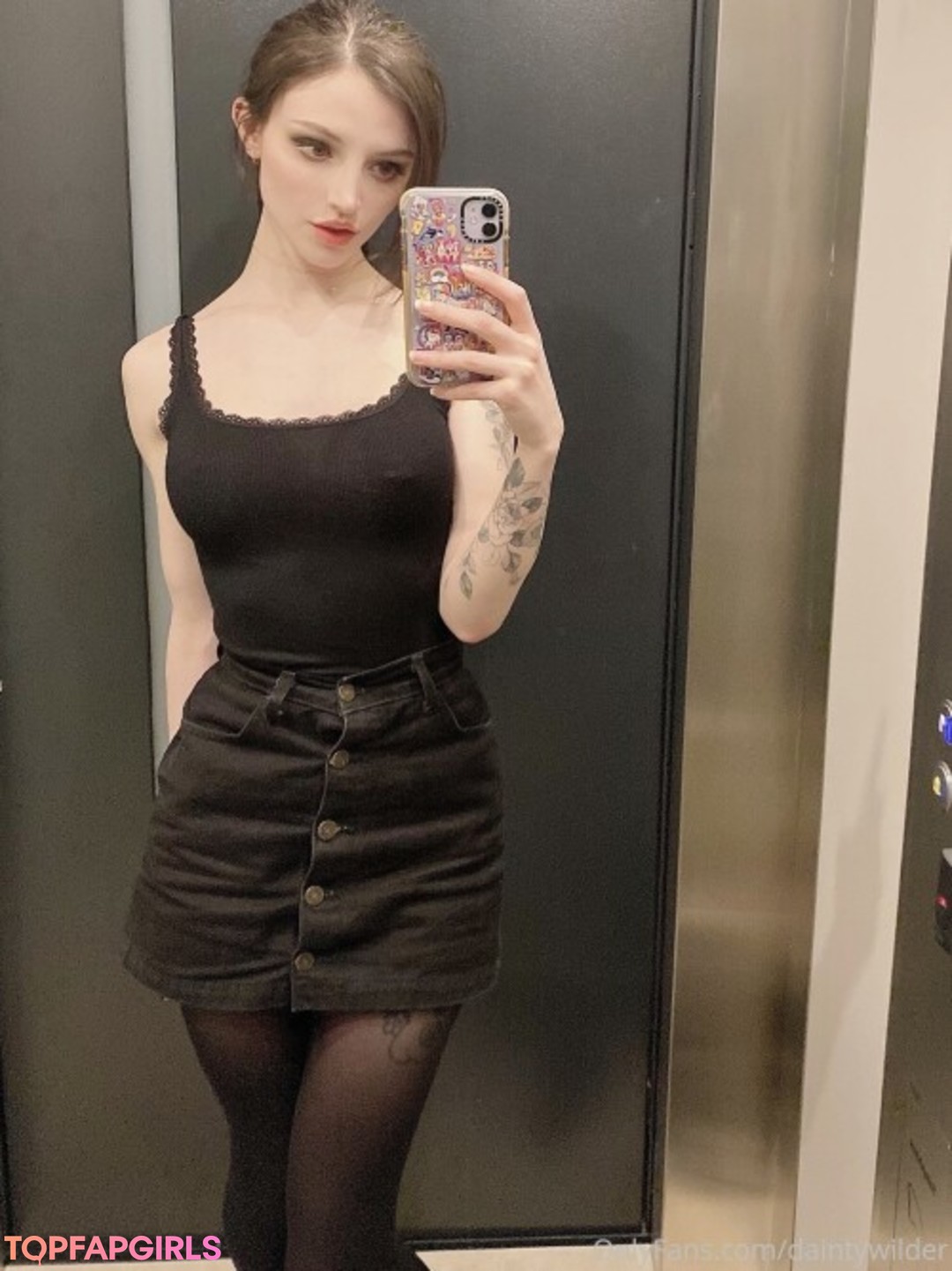 Foto di nudo di fuga di OnlyFans di Dainty Wilder #2297