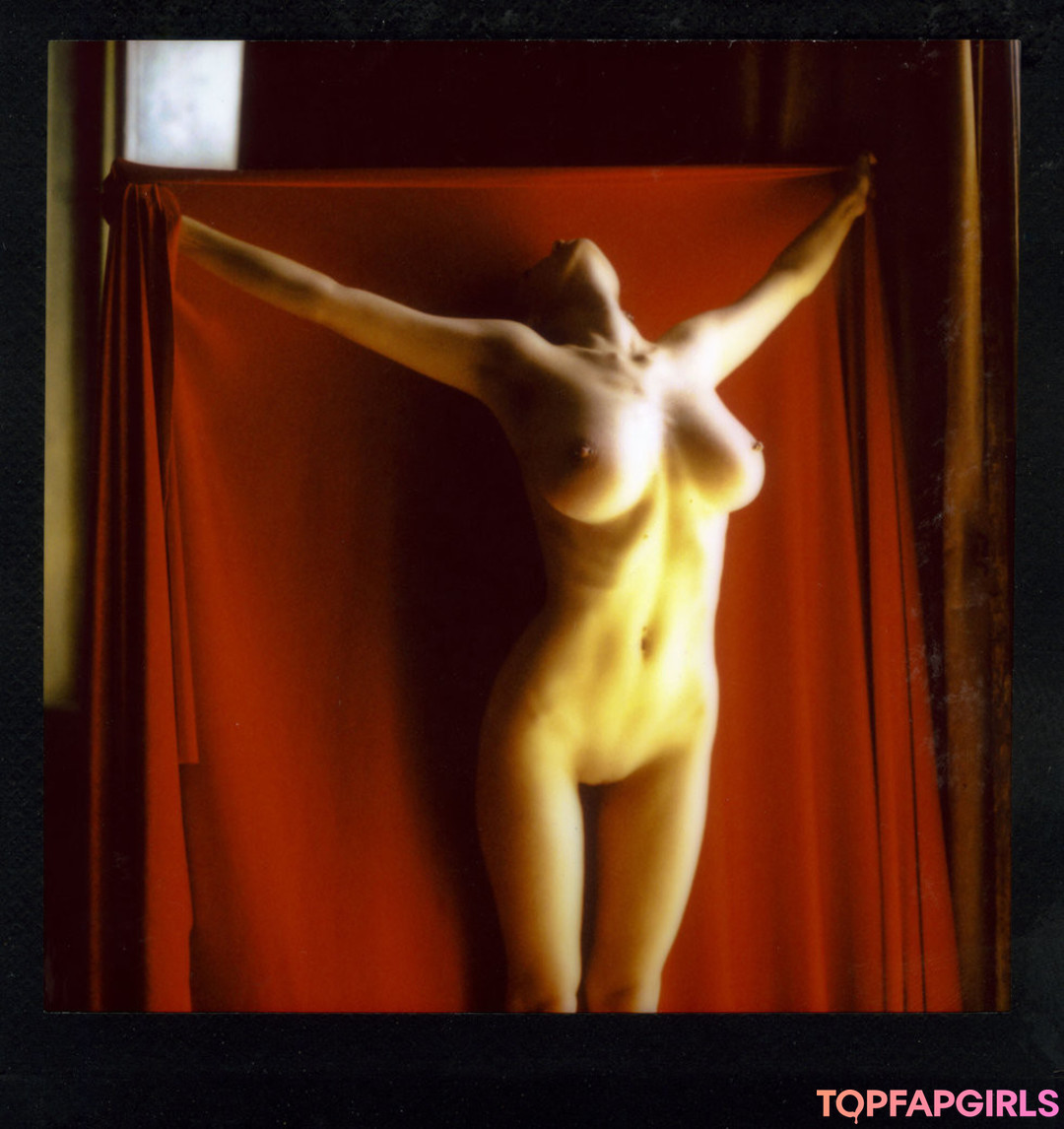 Foto di nudo di fuga di OnlyFans di Mila Amour #1156