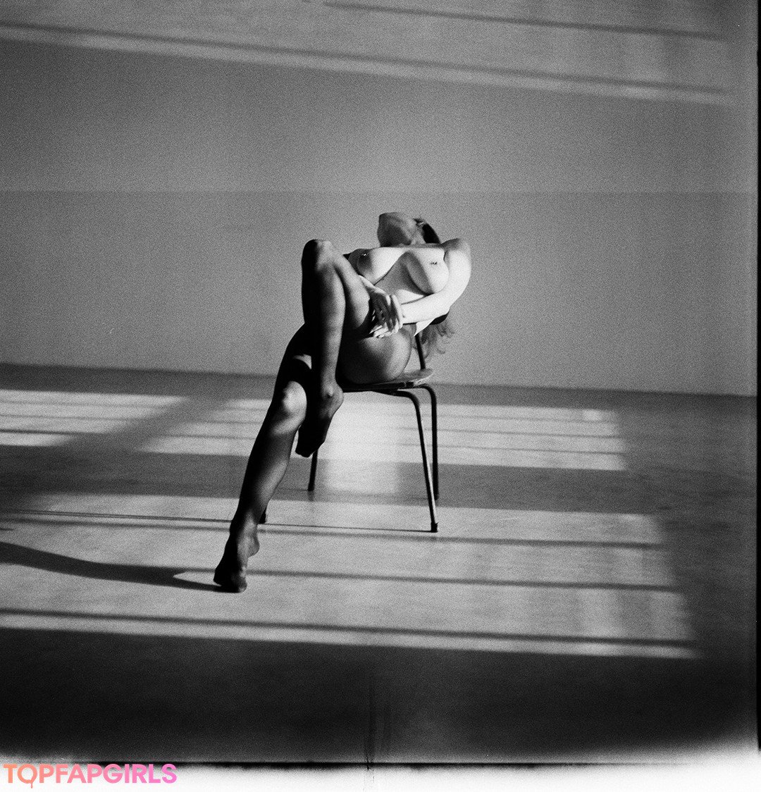 Foto di nudo di fuga di OnlyFans di Mila Amour #708