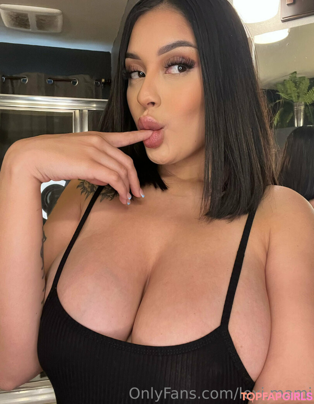 Foto di nudo di fuga di OnlyFans di Adianababyxo #116