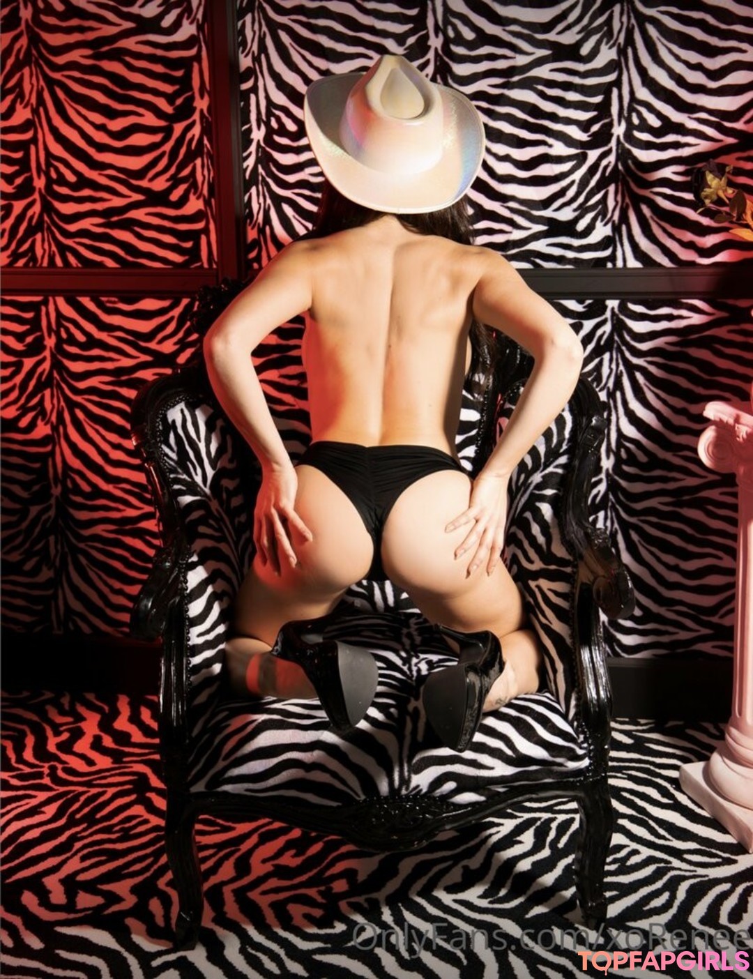 Foto di nudo di fuga di OnlyFans di Renee Olstead #1272