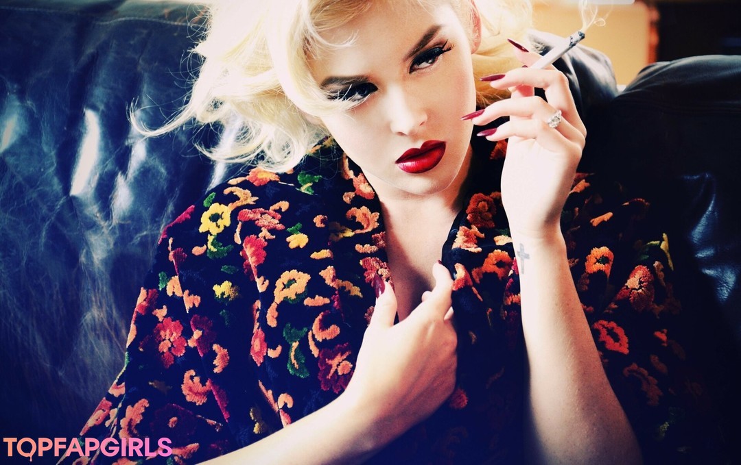 Foto di nudo di fuga di OnlyFans di Renee Olstead #1624