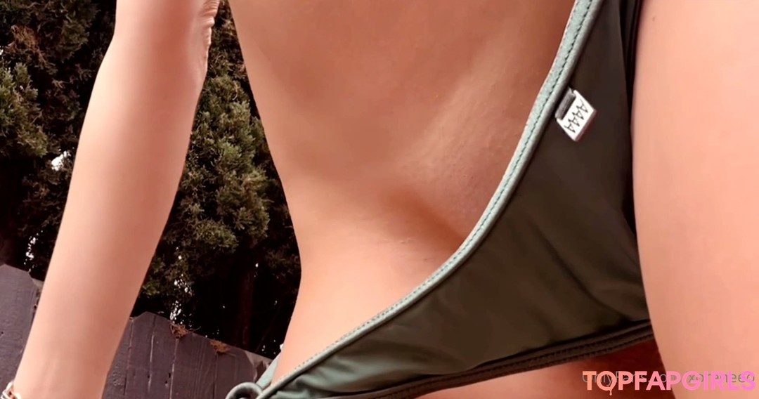 Foto di nudo di fuga di OnlyFans di Renee Olstead #658