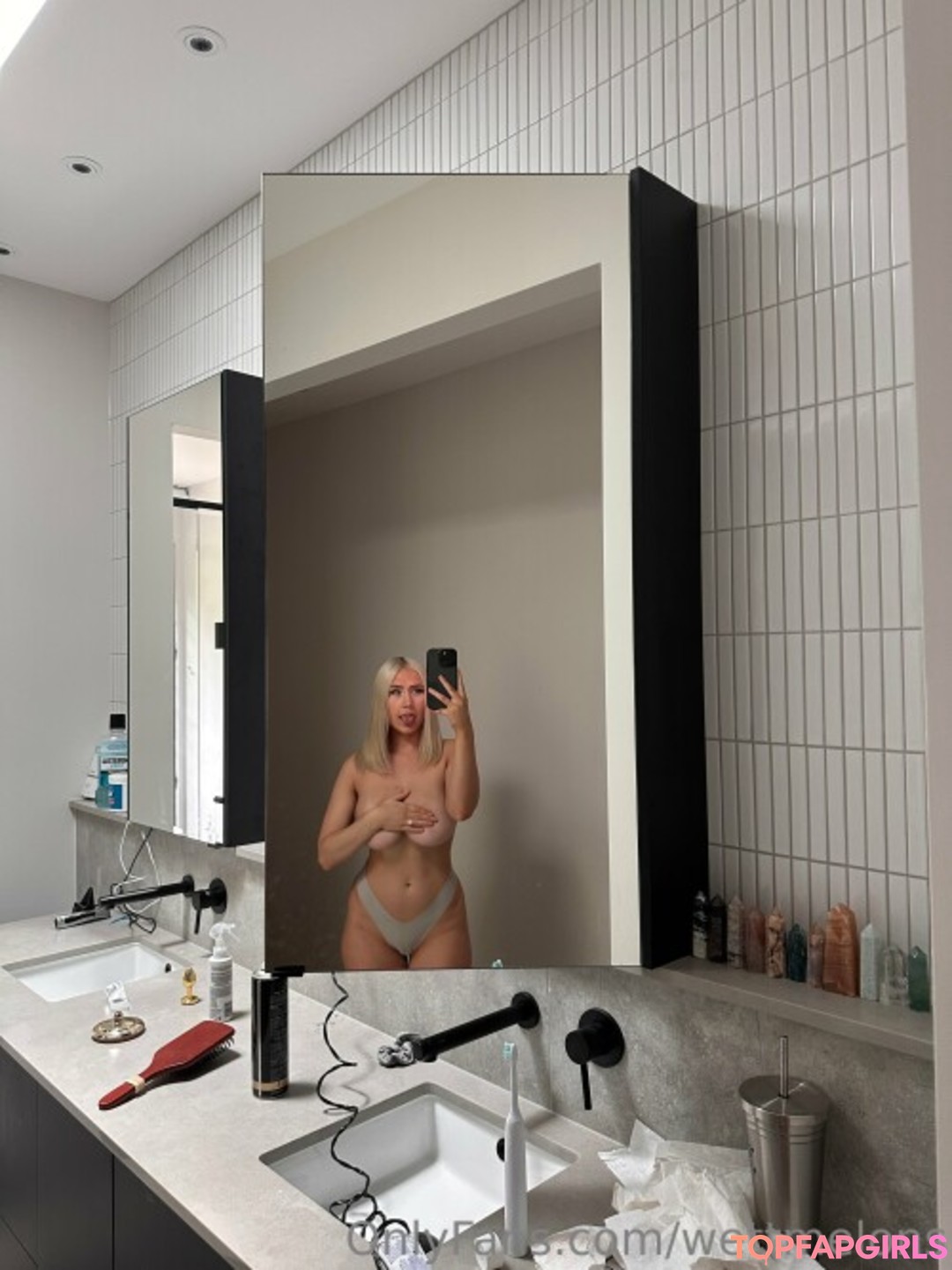 Foto di nudo di fuga di OnlyFans di Wettmelons #198