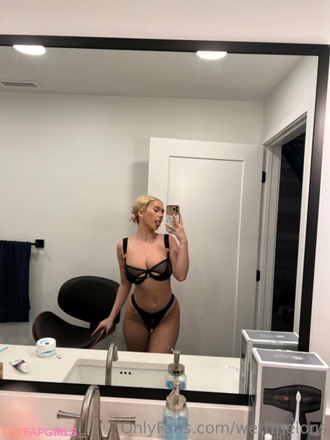 Foto di nudo di fuga di OnlyFans di Wettmelons #361
