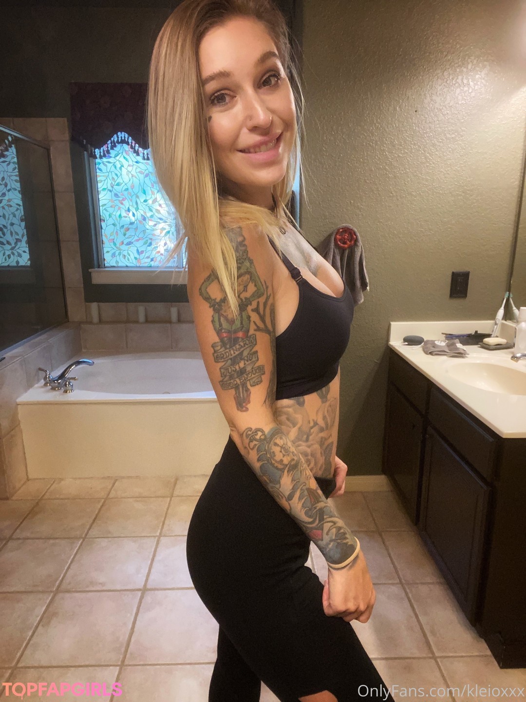 Foto di nudo di fuga di OnlyFans di Kleio Valentien #387