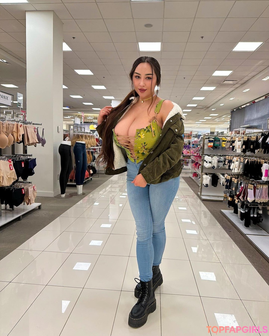 Foto di nudo di fuga di OnlyFans di Louisa Khovanski #1155