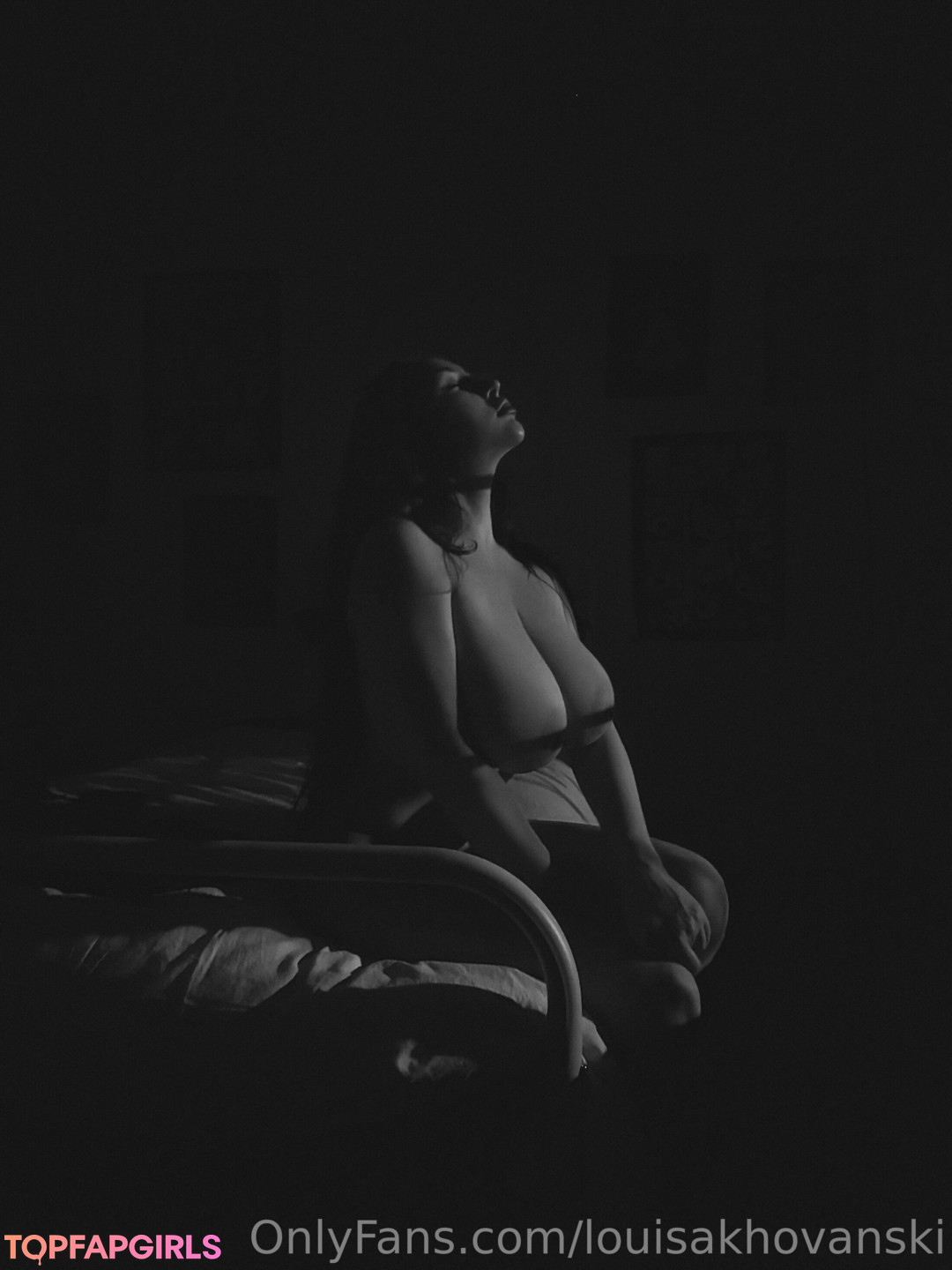 Foto di nudo di fuga di OnlyFans di Louisa Khovanski #35
