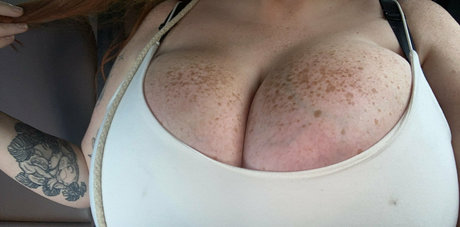 Foto di nudo di fuga di OnlyFans di Yungfreckz