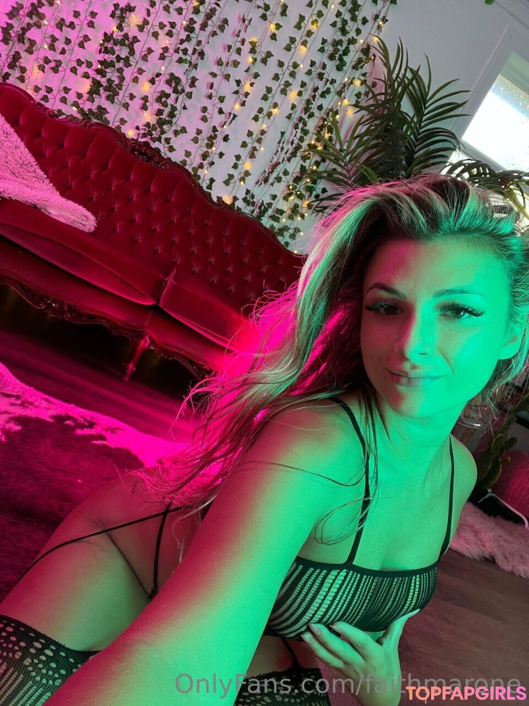 Foto di nudo di fuga di OnlyFans di Faith Marone #530
