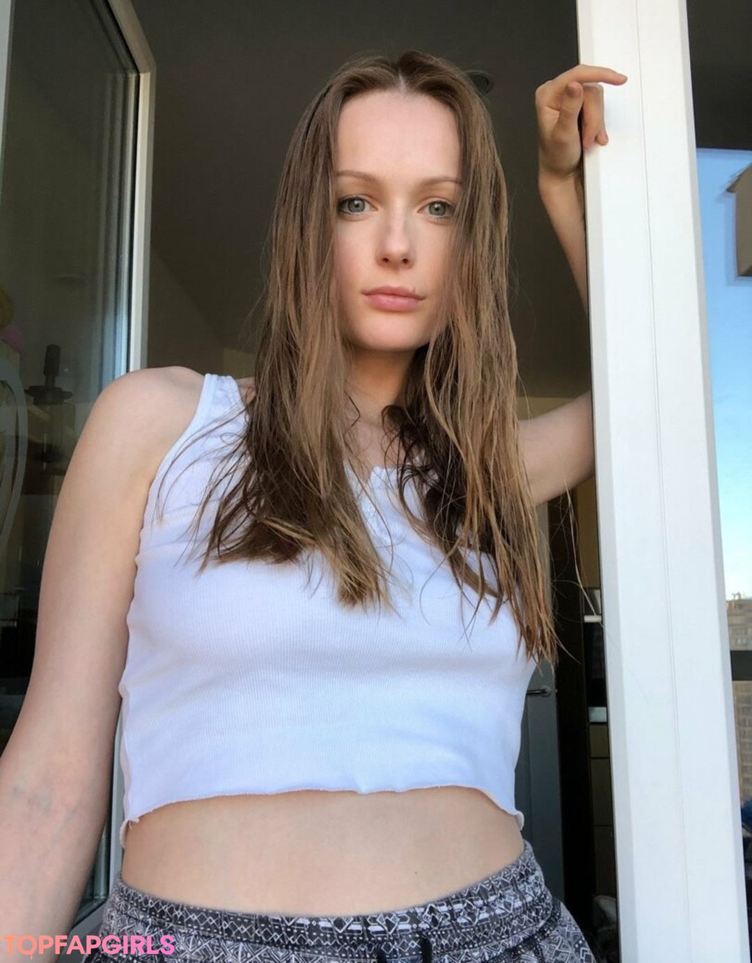 Foto di nudo di fuga di OnlyFans di Tniwe #2331