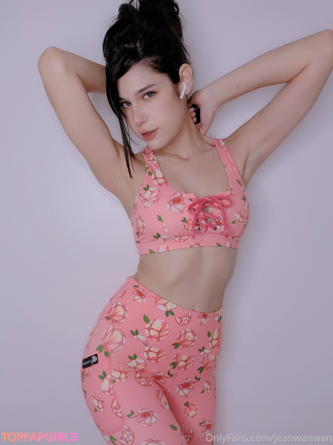 Foto di nudo di fuga di OnlyFans di Jeanwanwan #43