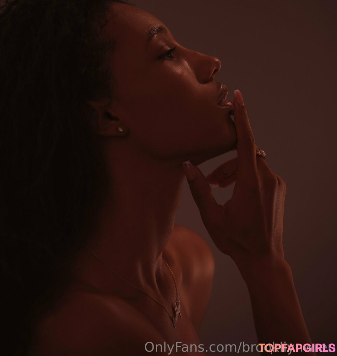 Foto di nudo di fuga di OnlyFans di Brookliyn Wren #421