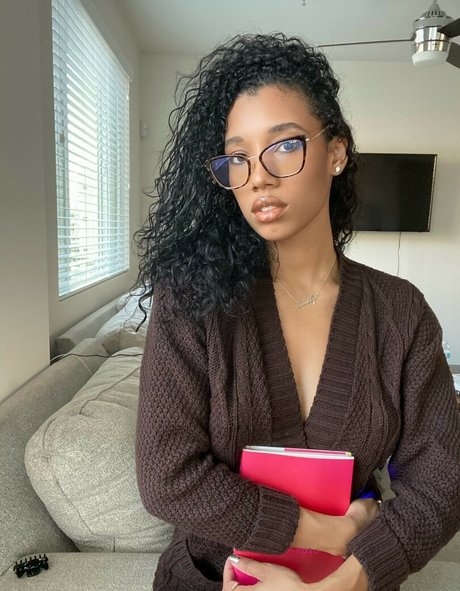 Foto di nudo di fuga di OnlyFans di Brookliyn Wren