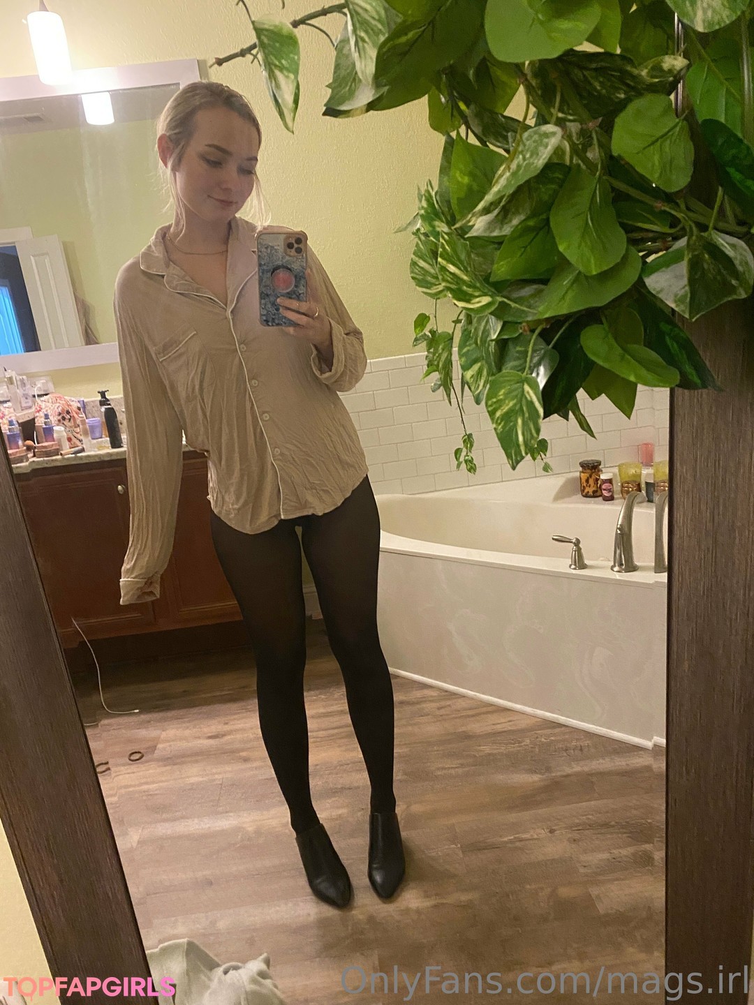 Foto di nudo di fuga di OnlyFans di Omgcosplay #737