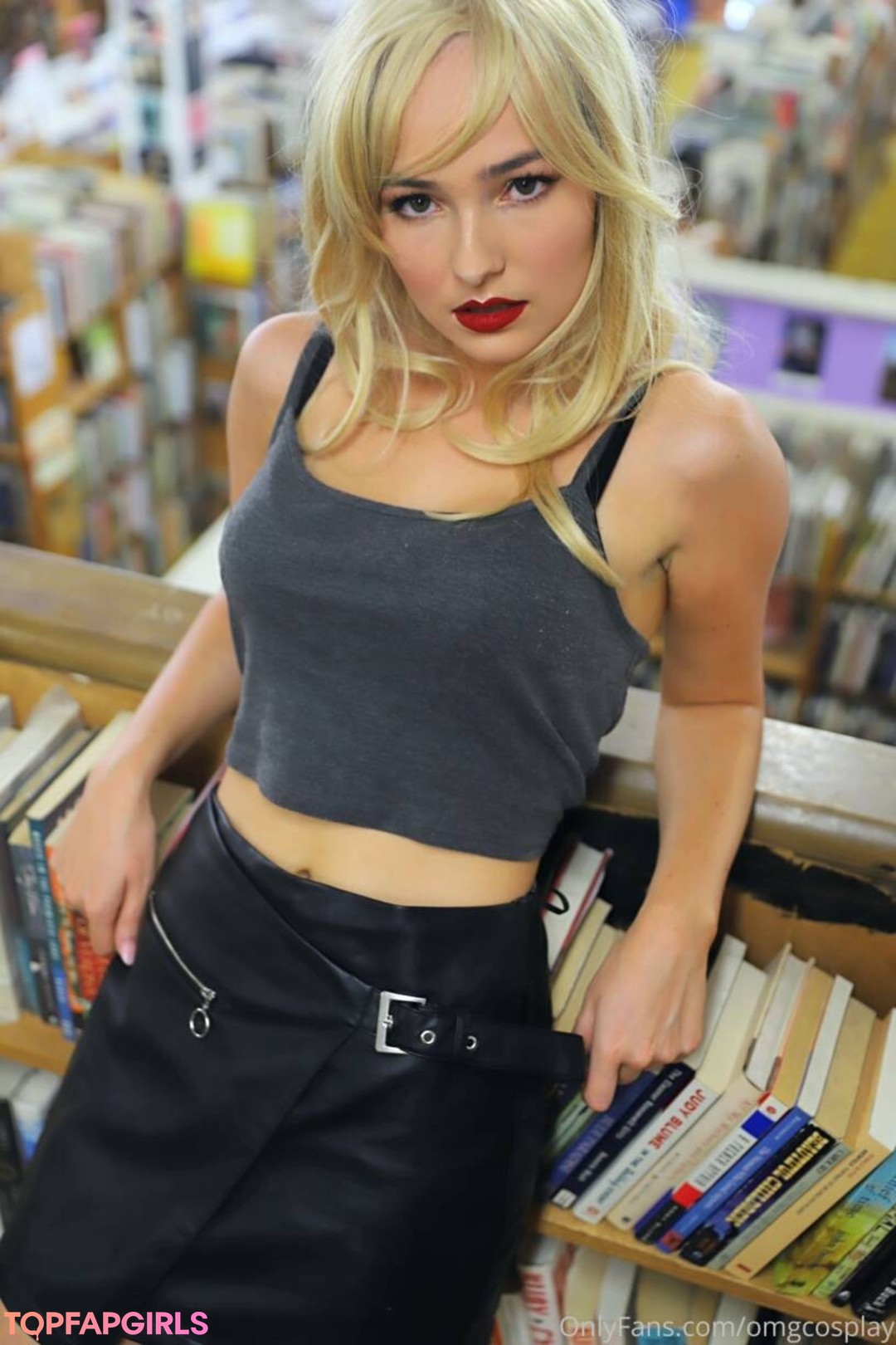 Foto di nudo di fuga di OnlyFans di Omgcosplay #1204
