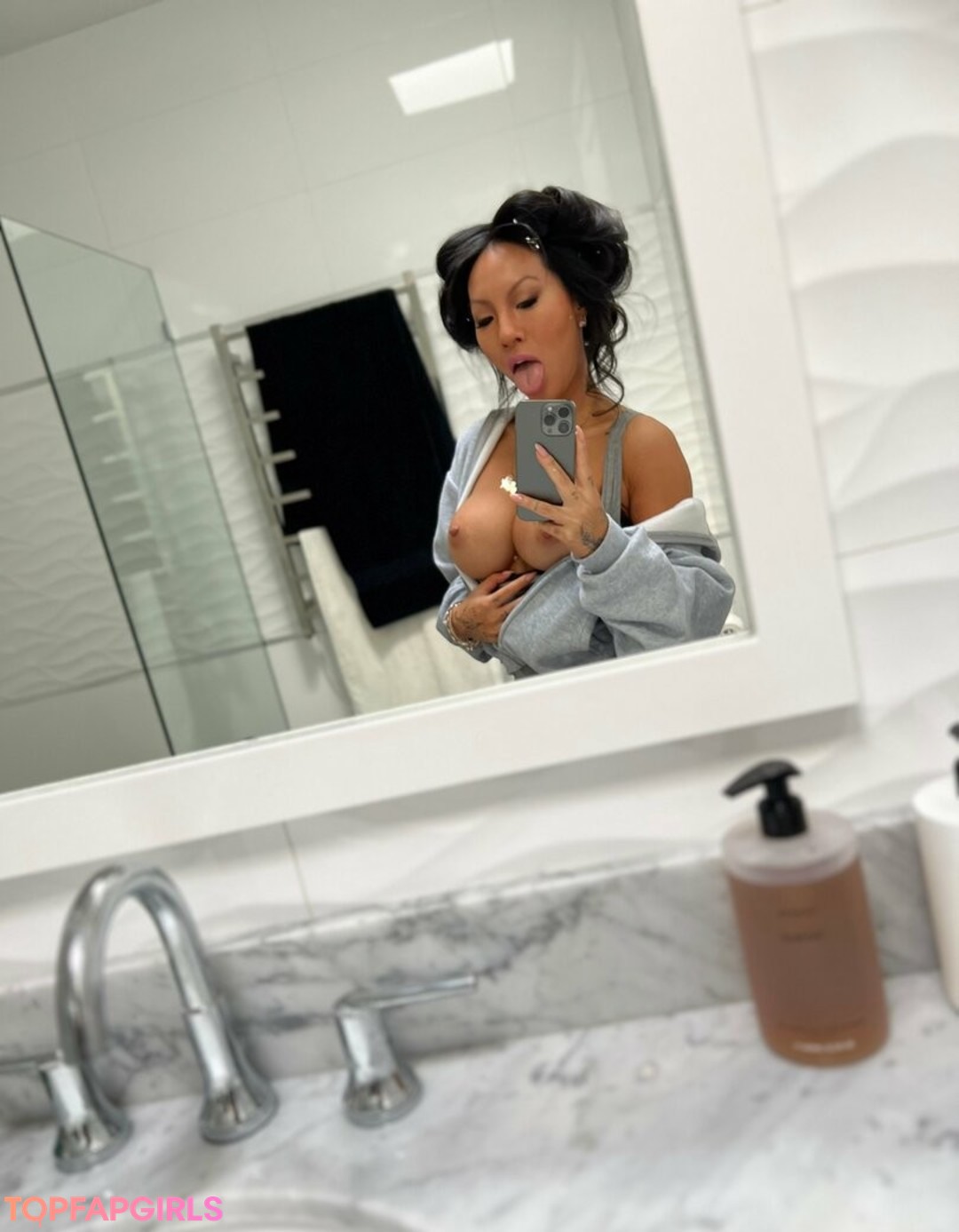 Foto di nudo di fuga di OnlyFans di Asa Akira #420