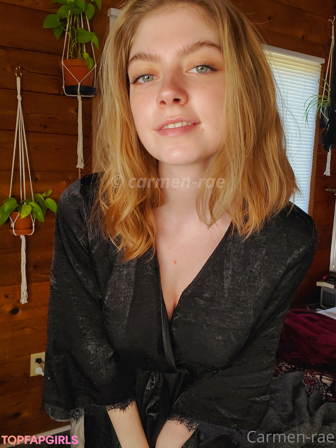 Foto di nudo di fuga di OnlyFans di Carmenrae #1989