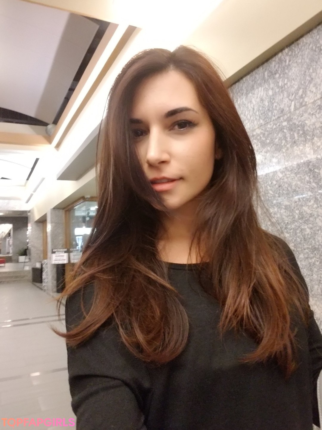 Foto di nudo di fuga di OnlyFans di Alinity #915