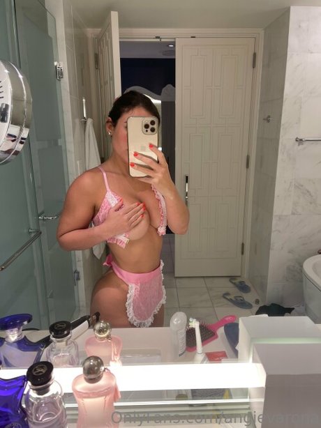 Angie Varona