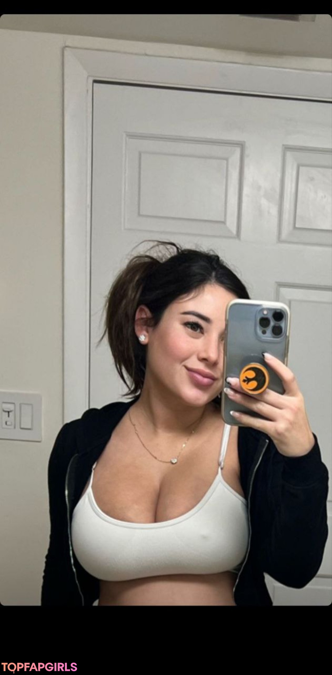 Foto di nudo di fuga di OnlyFans di Angie Varona #296
