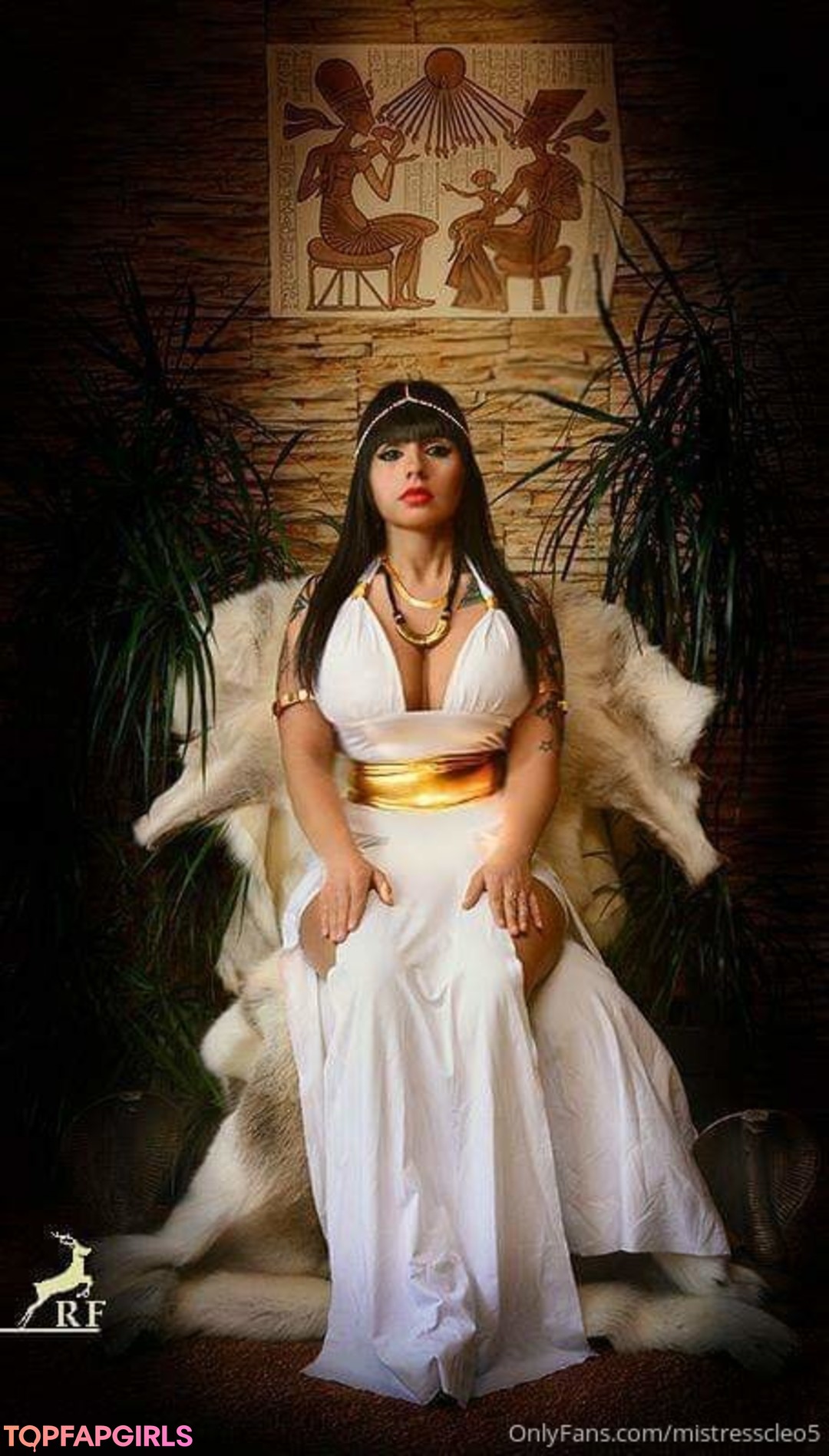 Foto di nudo di fuga di OnlyFans di Mistress Cleopatra #2