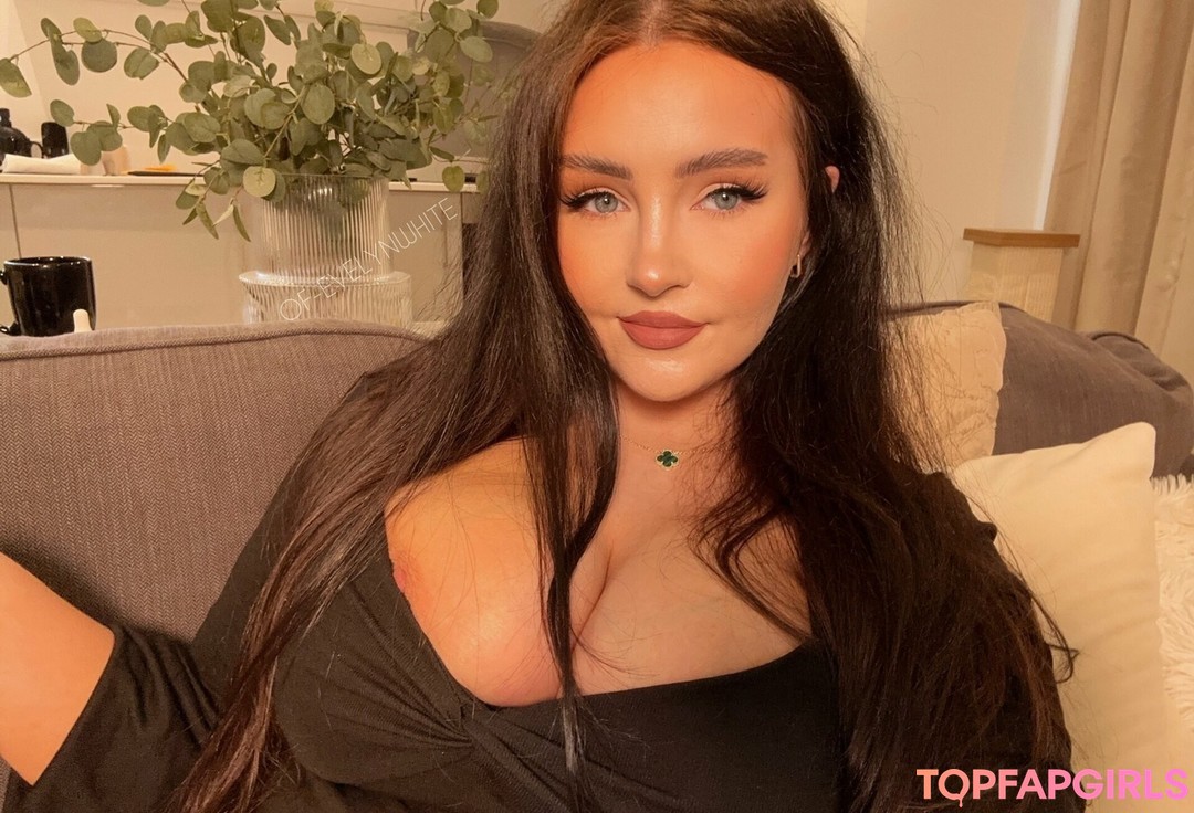 Foto di nudo di fuga di OnlyFans di Evelyn White #347