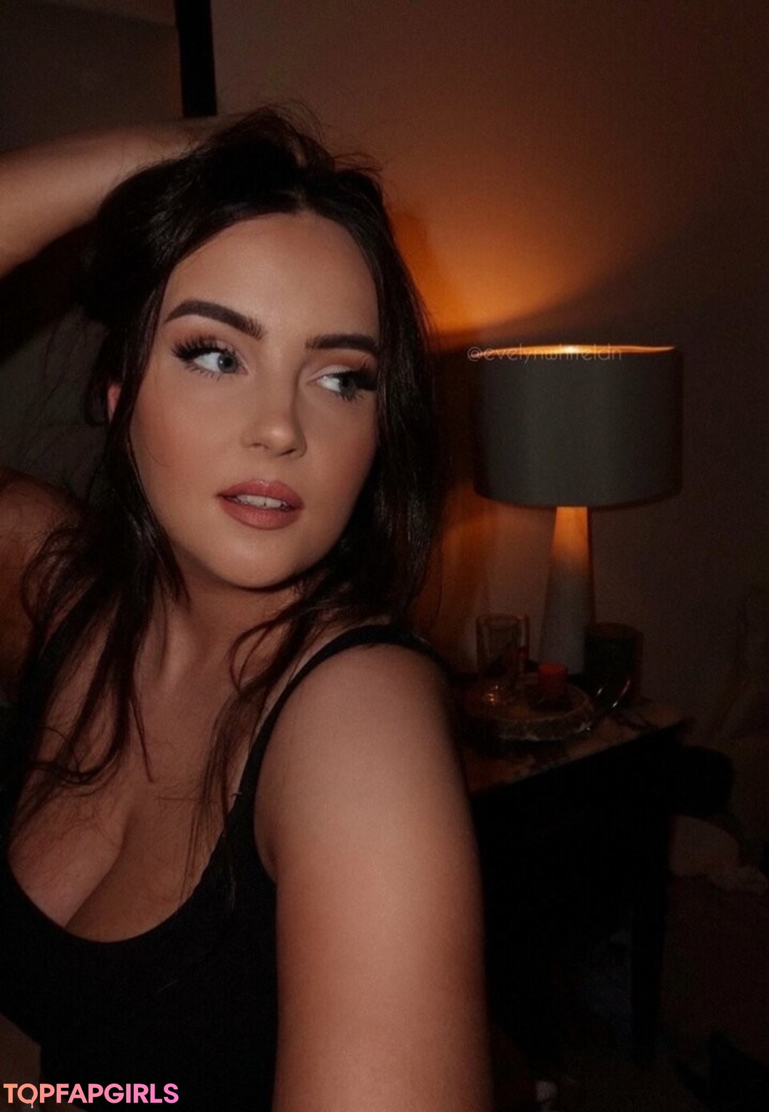 Foto di nudo di fuga di OnlyFans di Evelyn White #374