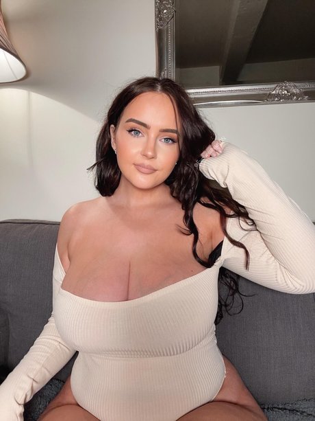 Foto di nudo di fuga di OnlyFans di Evelyn White