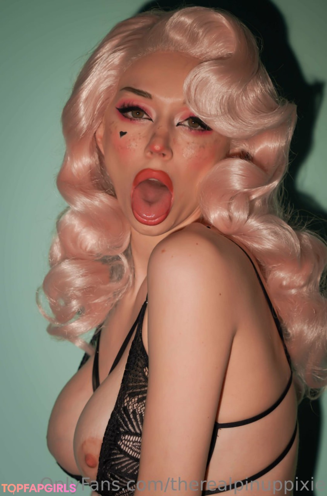 Foto di nudo di fuga di OnlyFans di Pinuppixie #522