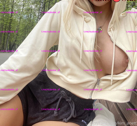 Foto di nudo di fuga di OnlyFans di Kim Anett