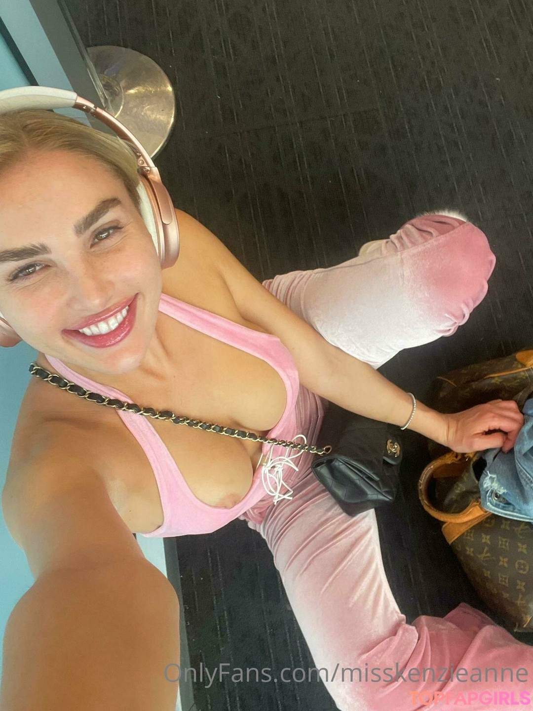 Foto di nudo di fuga di OnlyFans di Kenzie Anne #165