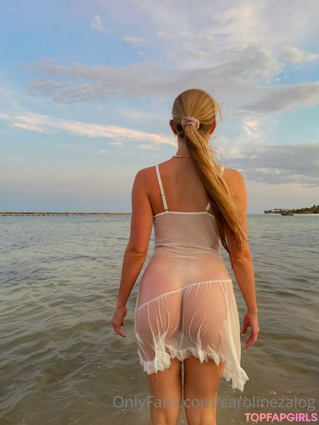 Foto di nudo di fuga di OnlyFans di Caroline Zalog #310