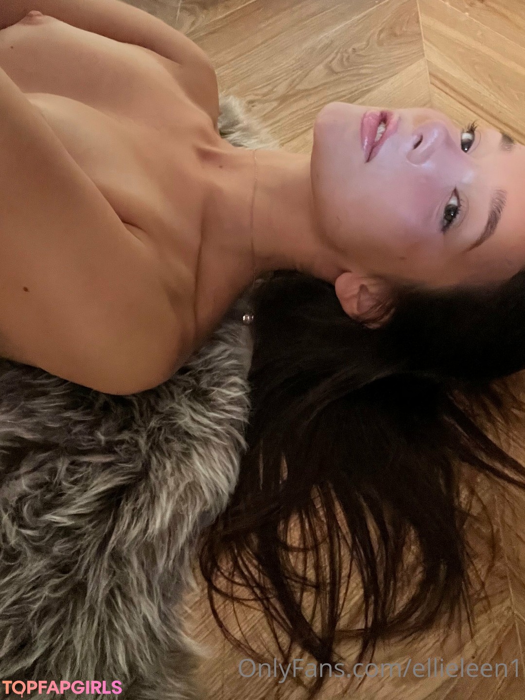 Foto di nudo di fuga di OnlyFans di Ellieleen #432