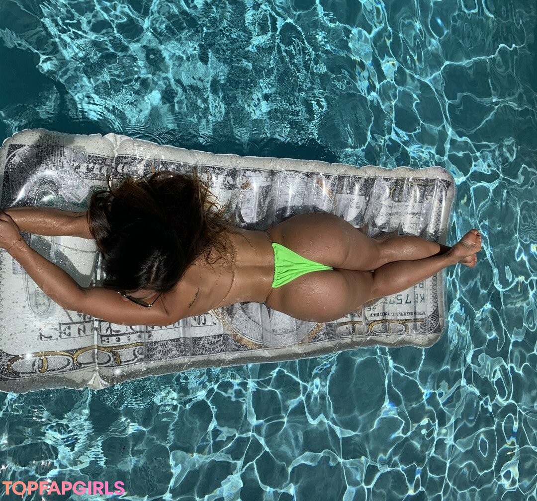 Foto di nudo di fuga di OnlyFans di Kelsi Monroe #492