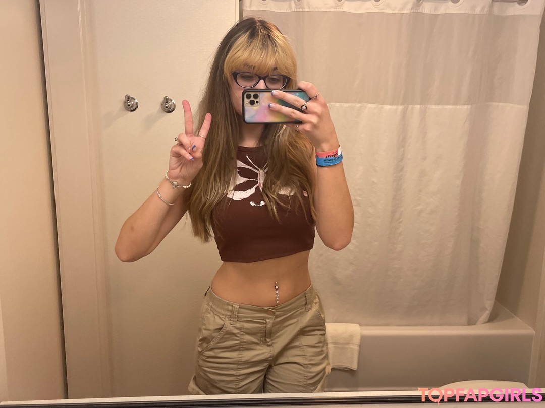 Foto di nudo di fuga di OnlyFans di Rowsvee #973