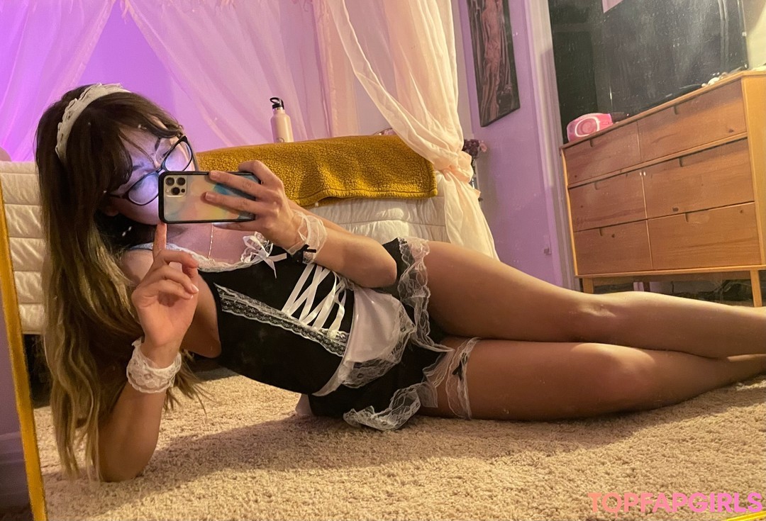 Foto di nudo di fuga di OnlyFans di Rowsvee #1000
