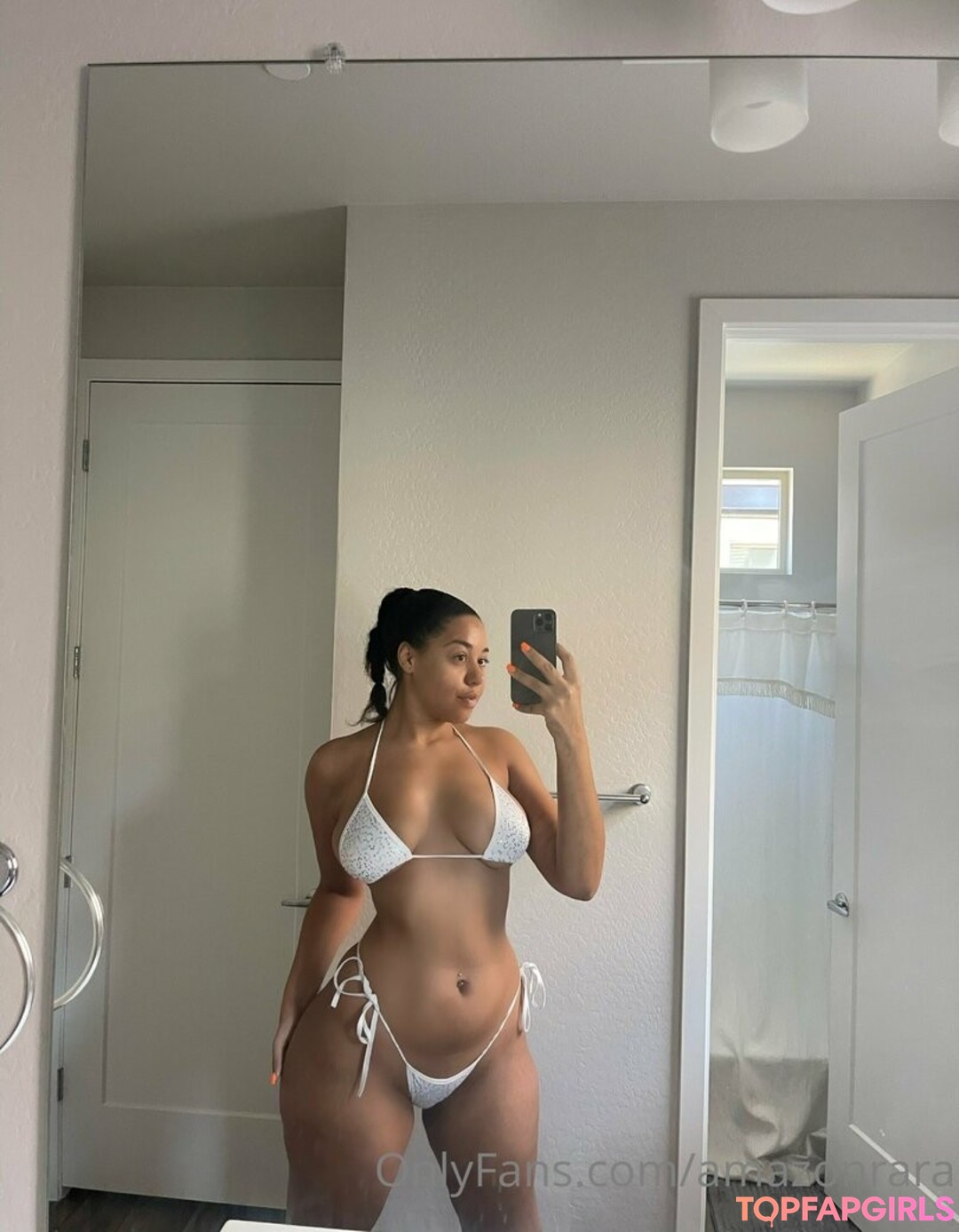 Foto di nudo di fuga di OnlyFans di Amazonrara #64