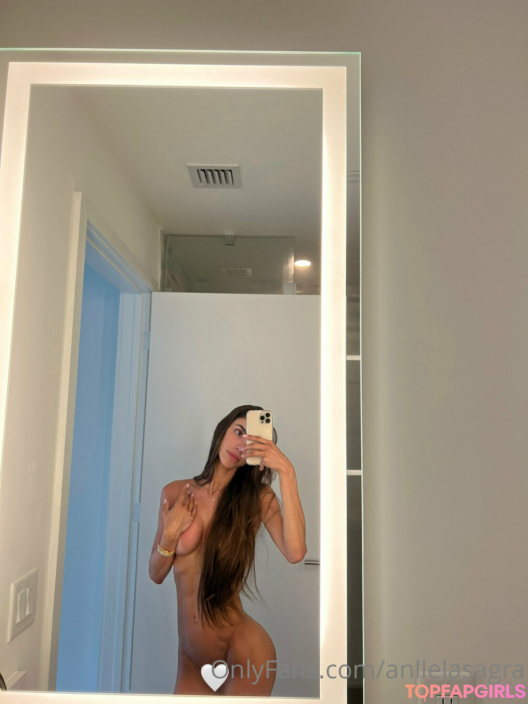 Foto di nudo di fuga di OnlyFans di Anllela Sagra #137