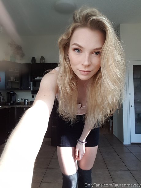 Foto di nudo di fuga di OnlyFans di Lauren May Taylor