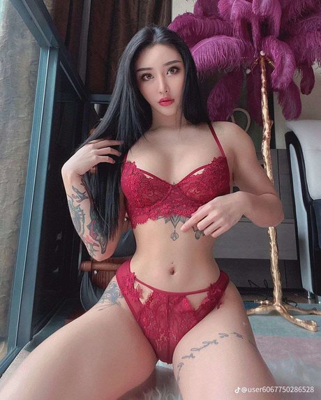 Hitomi Songyuxin